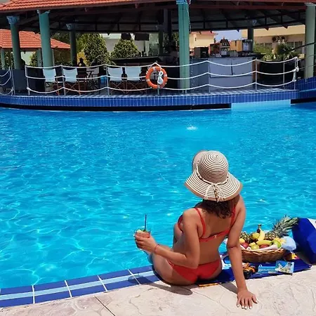 ホテル Fantasy 2*